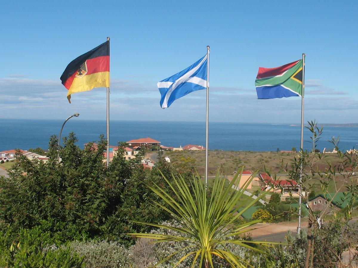Amzee Bokmakierie Guest House Dana Bay Esterno foto